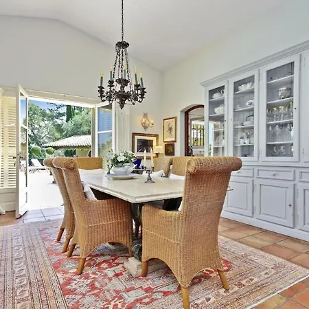 Provencal In A Height Overlooking Greenery Apartmán Agropoli